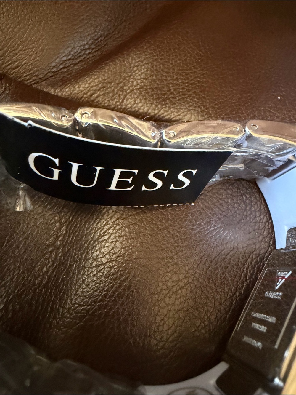 GUESS Unisex Watch w/Stainless Steel Links & Black Travel Pouch Retail $105 NWT - Picture 4 of 6